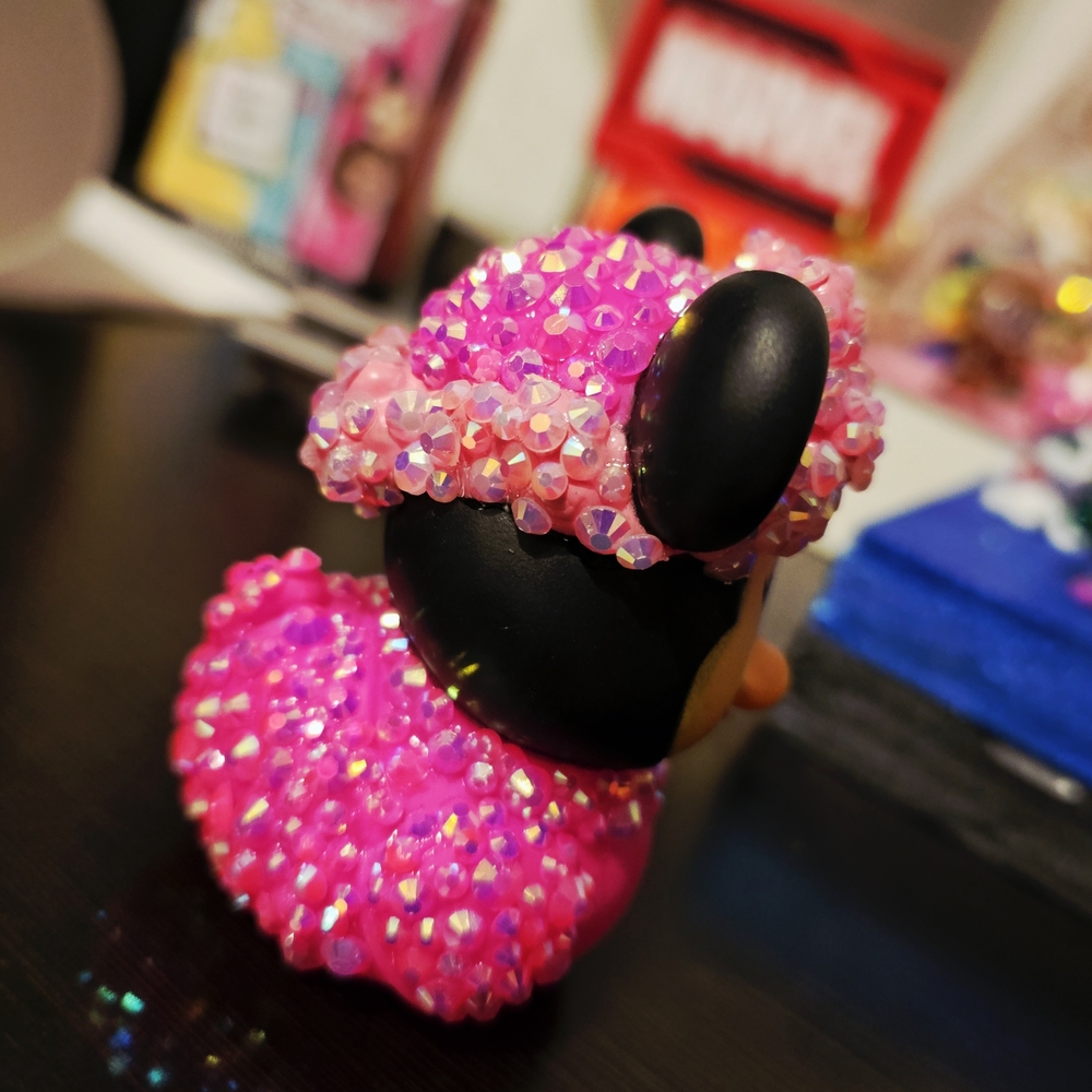 Minnie Mouse BLINGED/BEDAZZELED Disney Duck - Picture 2 of 2